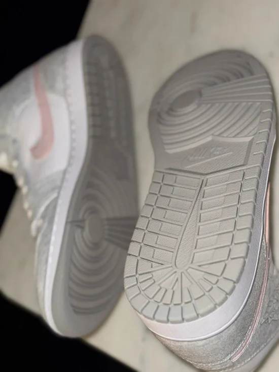 Jordan White Low-Top Sneaker with Light Pink Accents - Picture 4 of 4